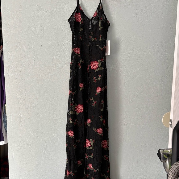 TOBI BLACK ROSE LACE DRESS - Picture 4 of 7